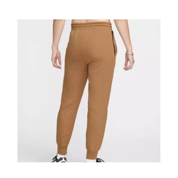 NIKE TECH Fleece Joggers Size XL Flax Brown NEW Standard Fit Mid Rise Sportswear - Picture 8 of 13